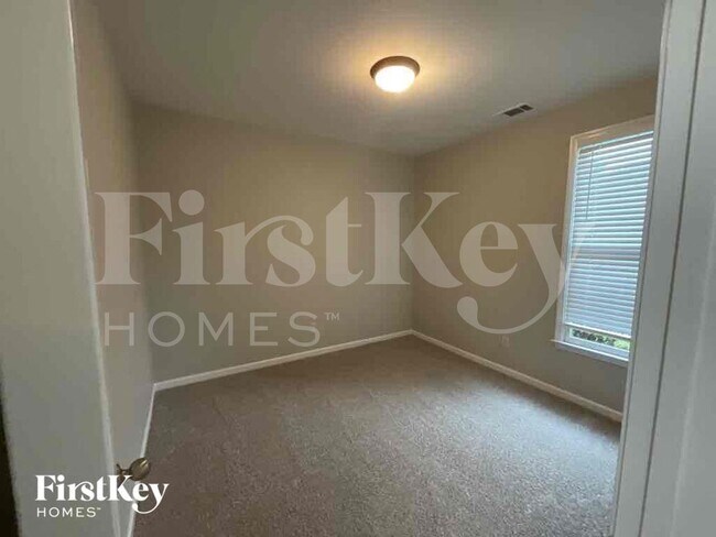 Building Photo - 3795 Abbeyglen Way