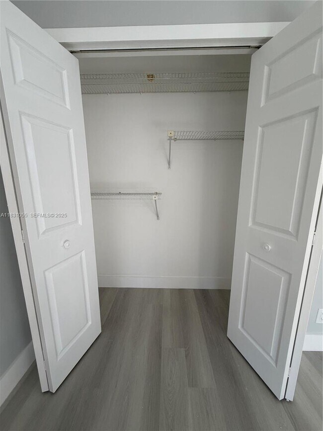 Building Photo - 16251 Golf Club Rd