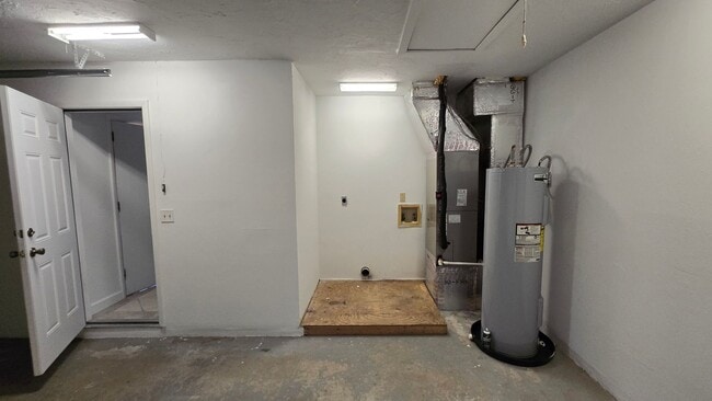 Building Photo - 4705 Violet Ave