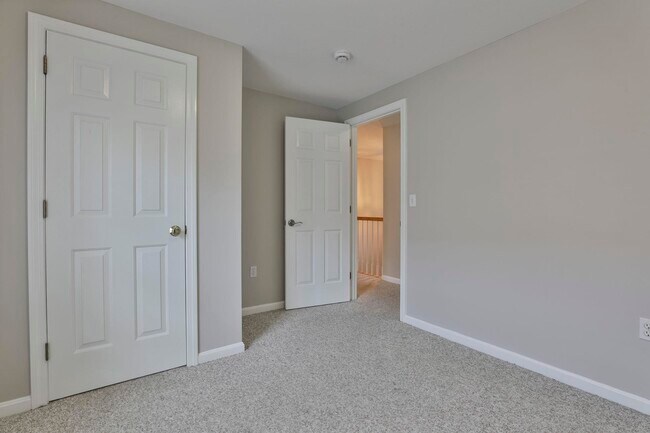 Building Photo - 98 Barbara Ln