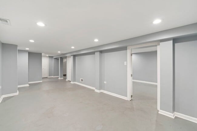 Building Photo - 4630 W Montana St