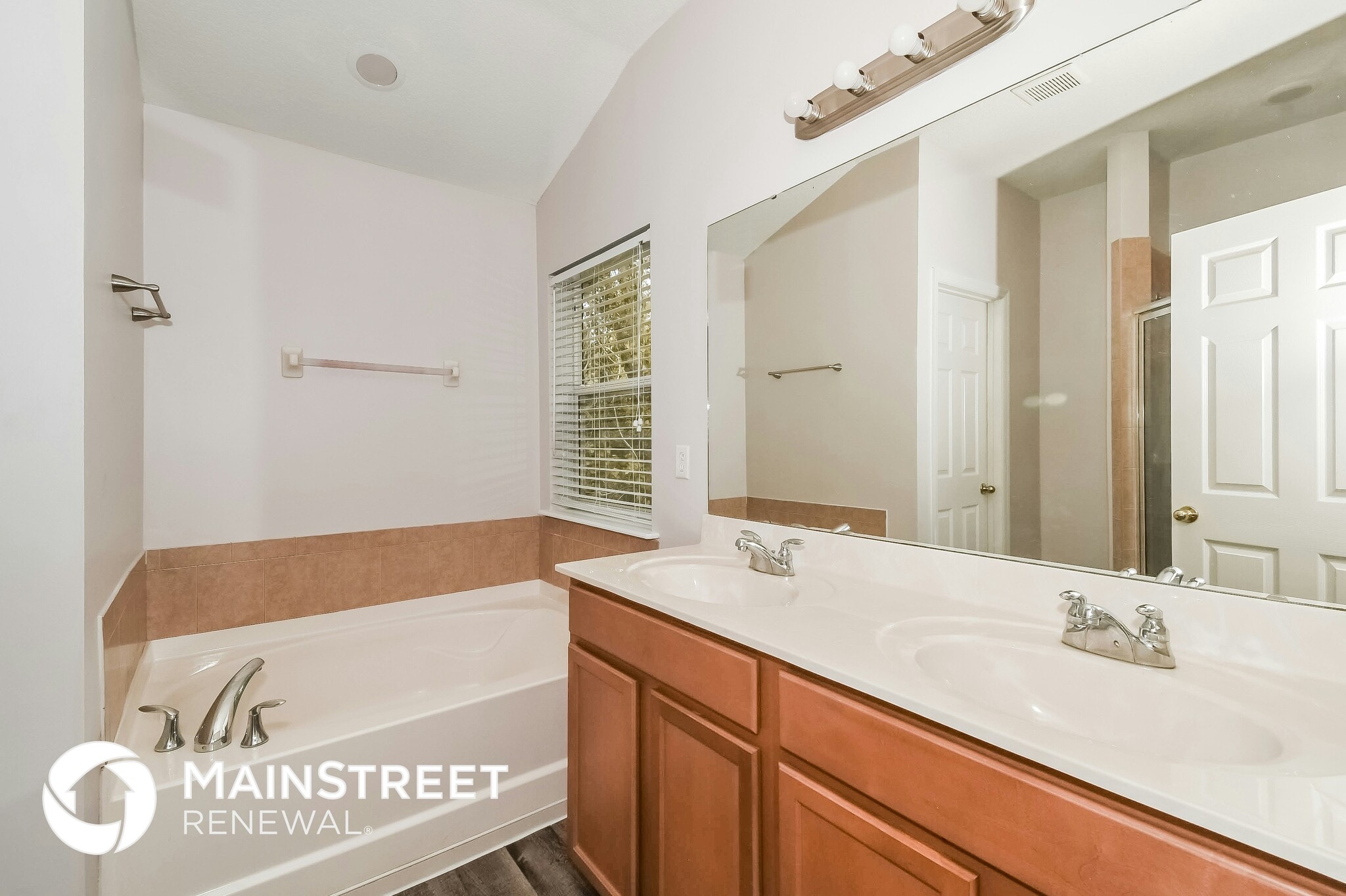 Building Photo - 11035 Campus Heights Ln