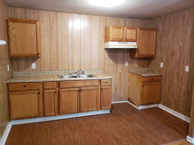 Building Photo - Home for rent