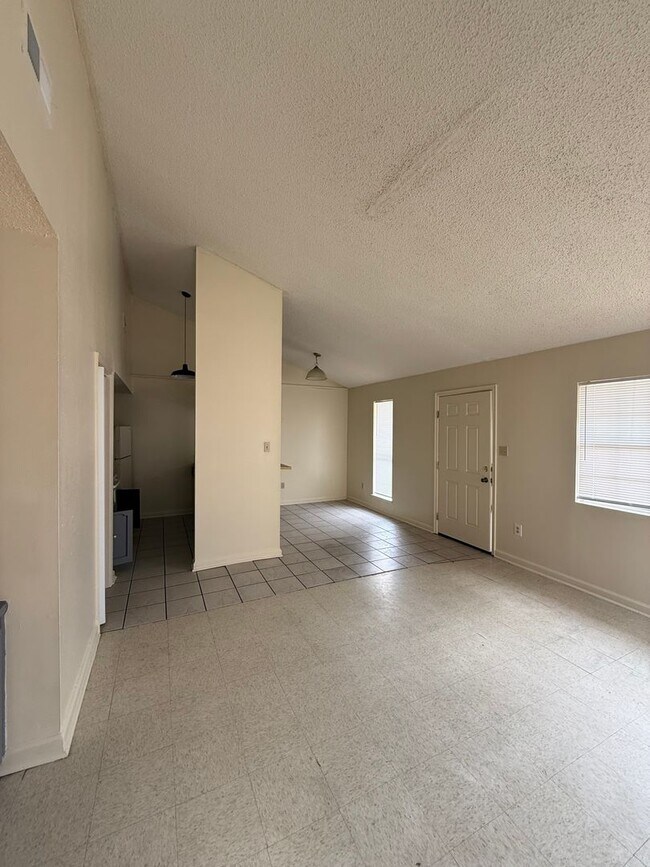 Building Photo - 8714 GSRI Ave