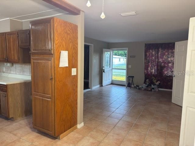 Building Photo - 4409 W Varn Ave