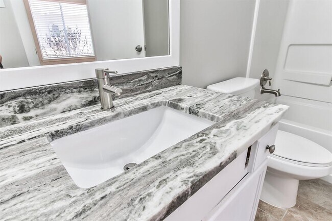 Building Photo - 6219 Spruce Bough Ct