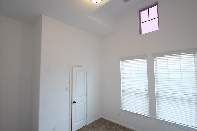 Building Photo - 12211 Stellano Ln