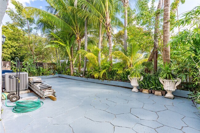 Building Photo - 8909 SW 108th St