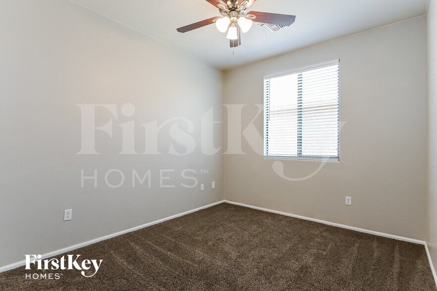 Building Photo - 3246 S Lakeside Ridge Loop