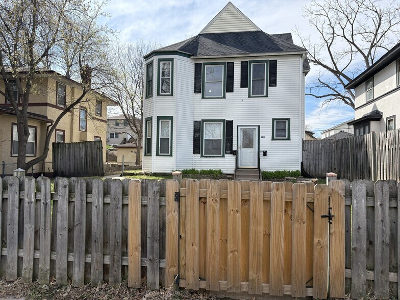 Building Photo - 2811 N Lyndale Ave