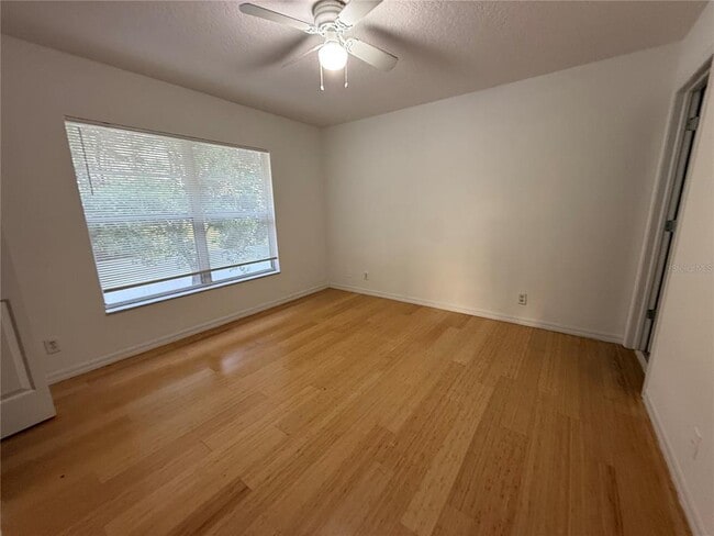 Building Photo - 201 Drawbridge Ln