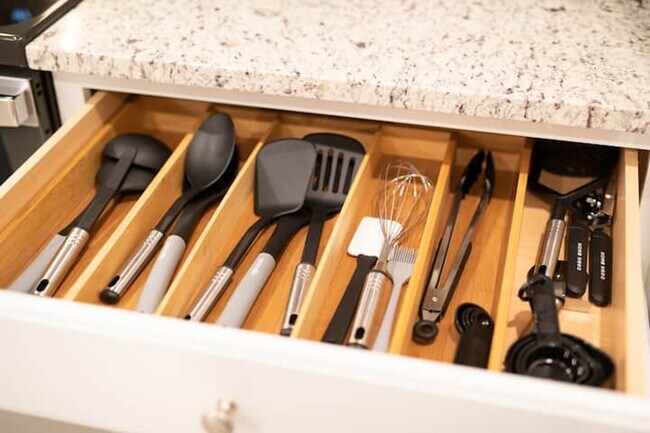 Building Photo - 3703 McCleland Crk Trl