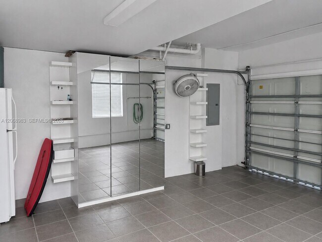 Building Photo - 2069 S Ocean Dr