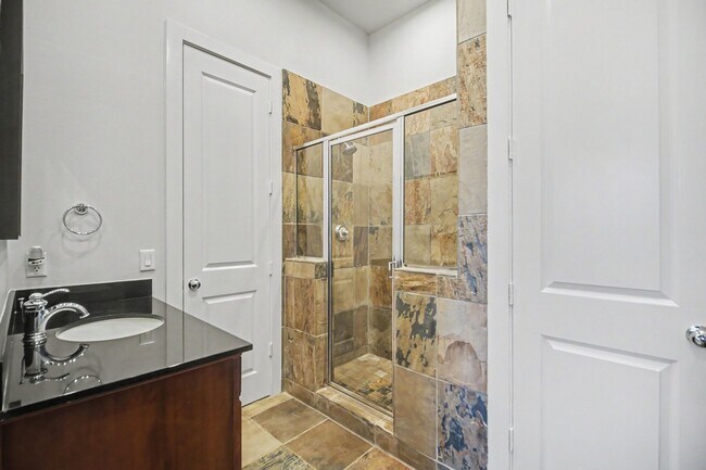Building Photo - 1744 W 25th St