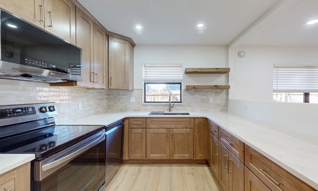 Building Photo - For Rent – Newly Renovated Modern Beach Du...