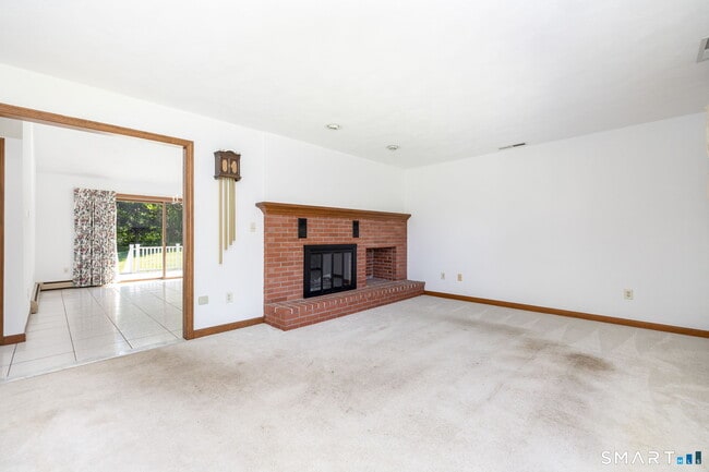 Building Photo - 428 Maple St