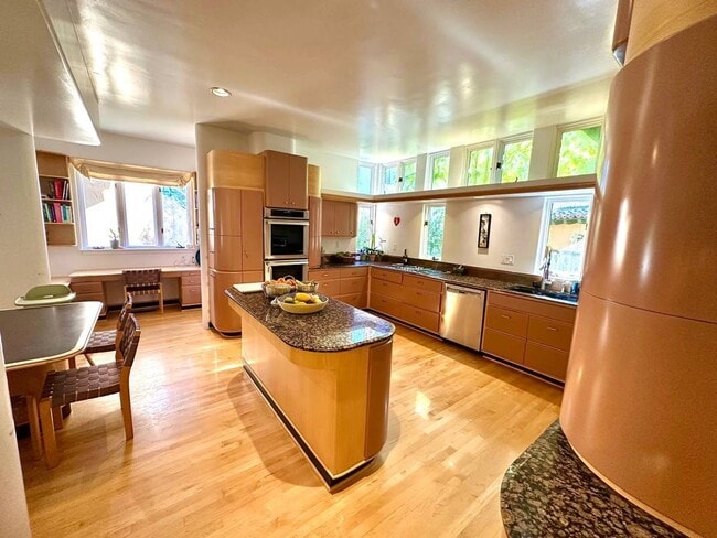 Building Photo - Custom Designer Mediterranean Style Home, 5 BR, 4.5 BA with Pool