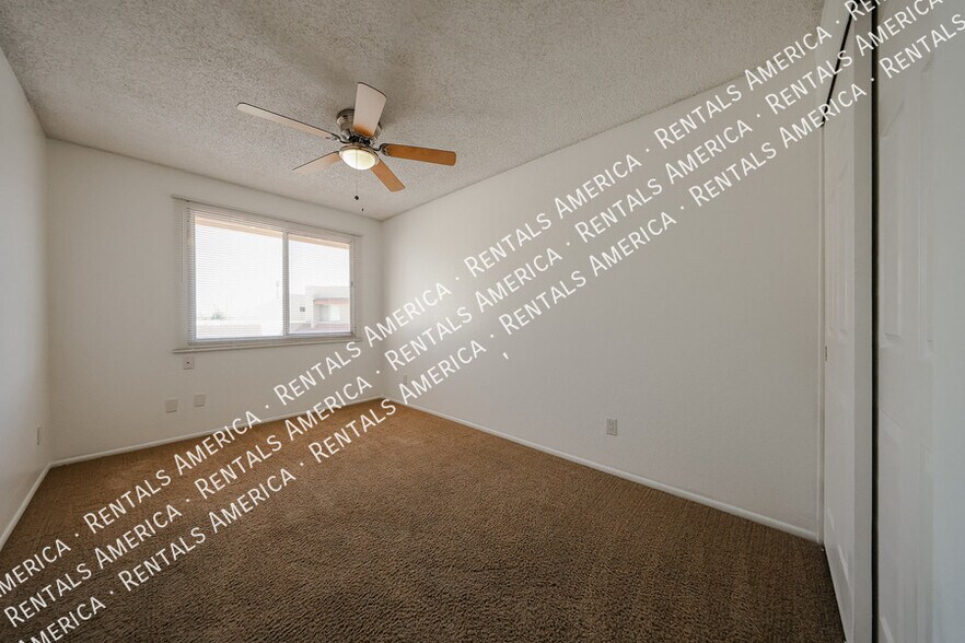 Building Photo - 4120 W Calavar Rd