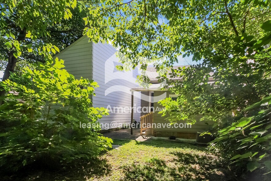 Building Photo - 1718 Garrard St