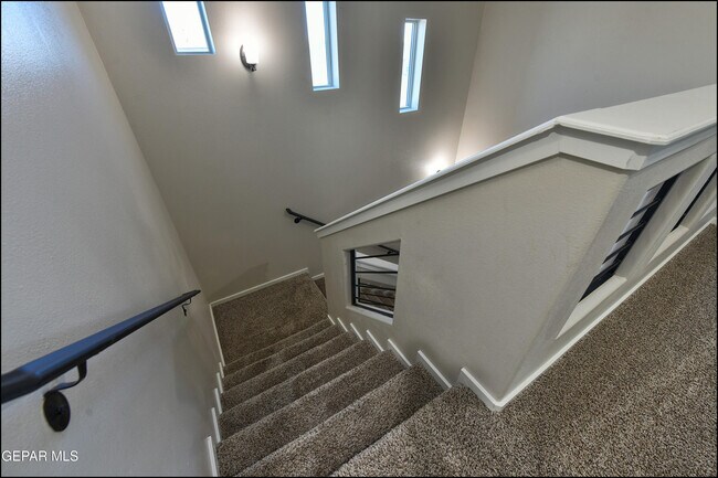 Building Photo - 516 Logwood Ave