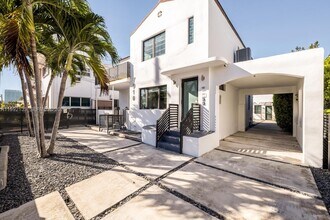 Building Photo - 7910 Byron Ave