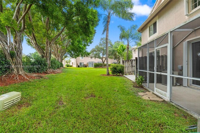 Building Photo - 2082 Madeira Dr
