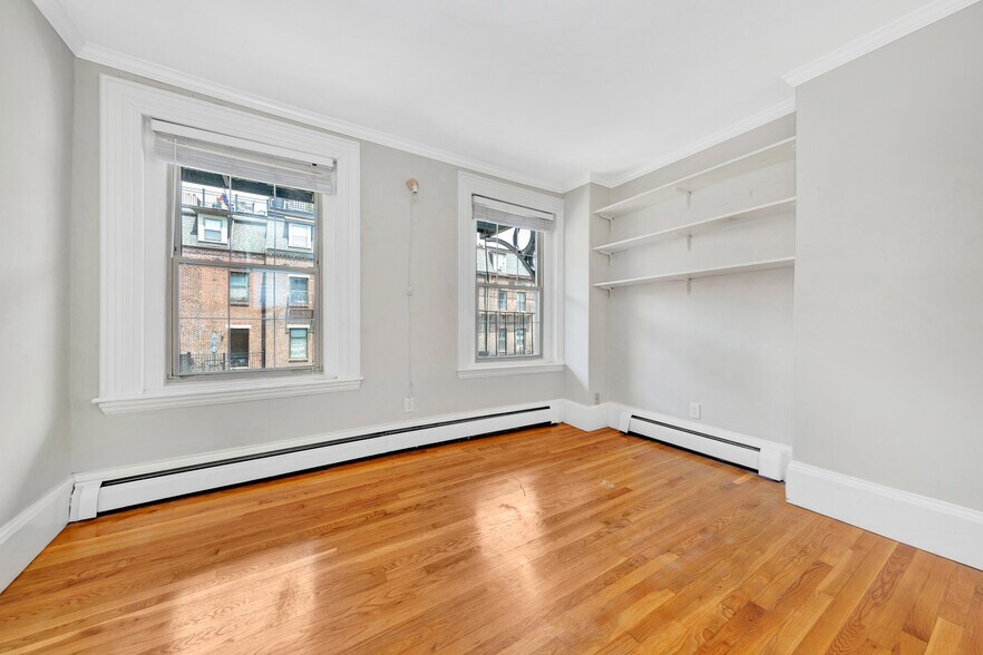 Building Photo - 32 E Springfield St