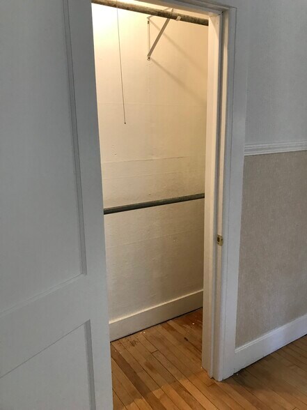 Building Photo - 529 N 4th St