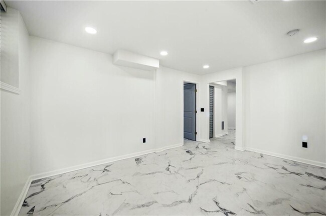 Building Photo - 681 Fielding Ln SW