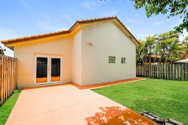 Building Photo - 8303 NW 194th Terrace