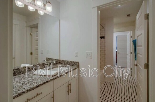 Building Photo - 1329A Meridian St