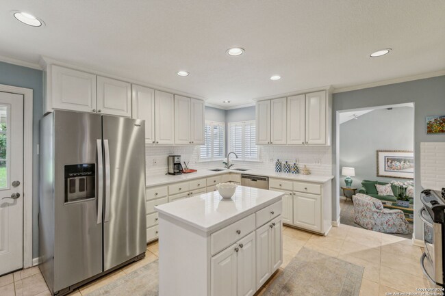 Building Photo - BEAUTIFUL 4-BEDROOM HOME IN TERRELL HILLS