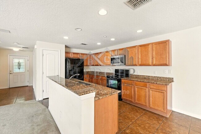 Building Photo - 13800 Golden Russet Dr