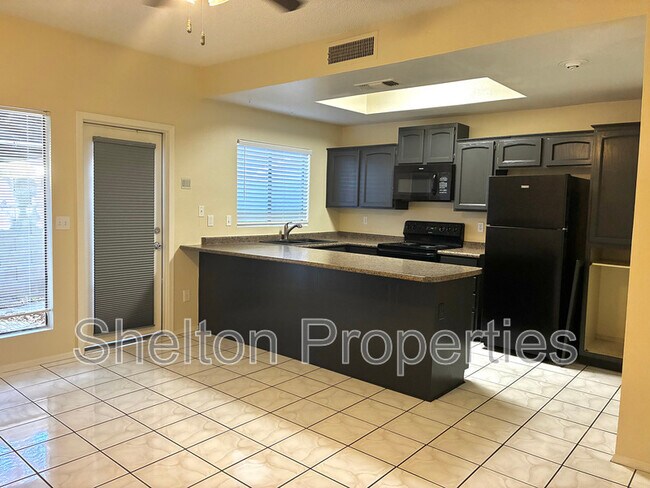 Building Photo - 170 E Guadalupe Rd