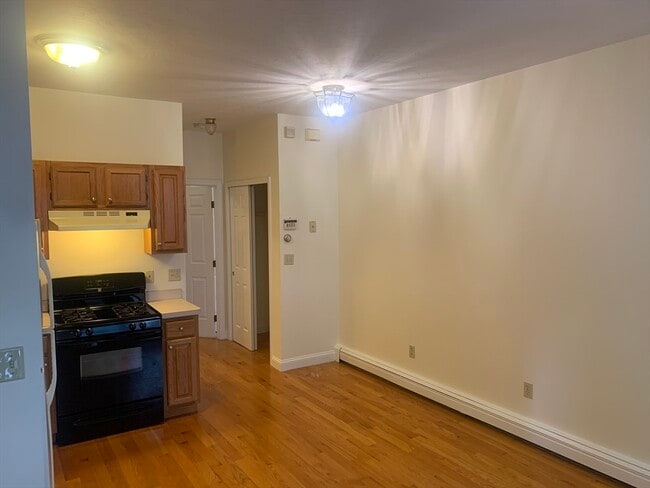 Building Photo - 202 Hurley St