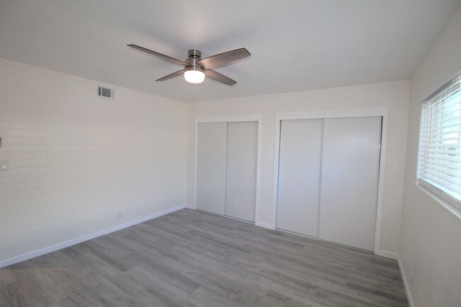 Building Photo - Remodeled Ventura Keys Duplex