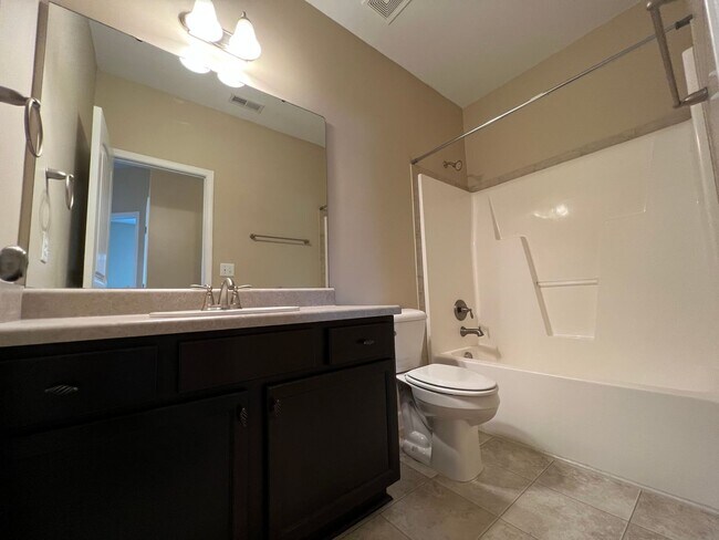 Building Photo - 93 Samuel Nicholas Dr