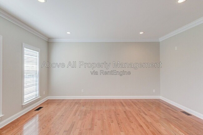 Building Photo - 2041 Jadewood Dr