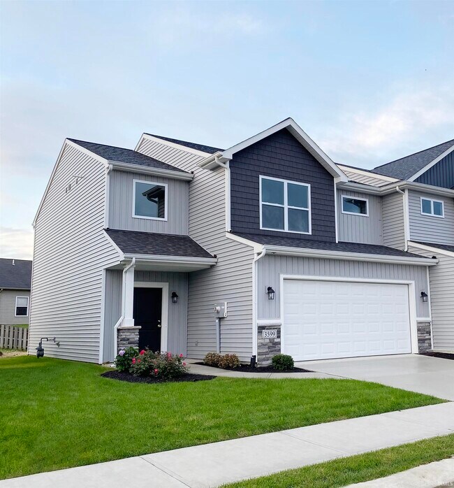 Building Photo - 3599 Canal Square Dr
