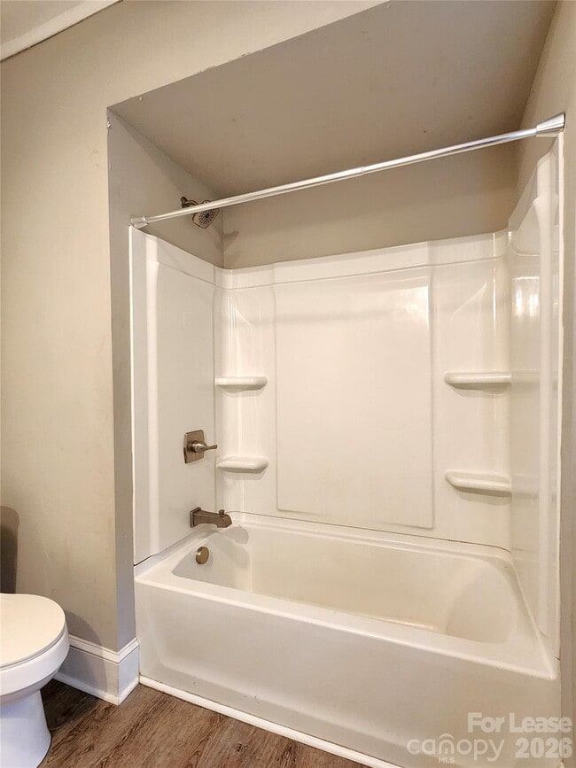 Building Photo - 337 N 9th St