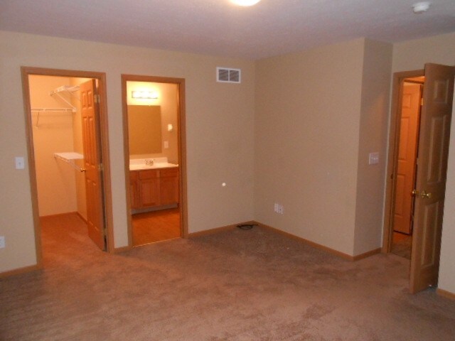 Building Photo - 485 Sycamore Creek St