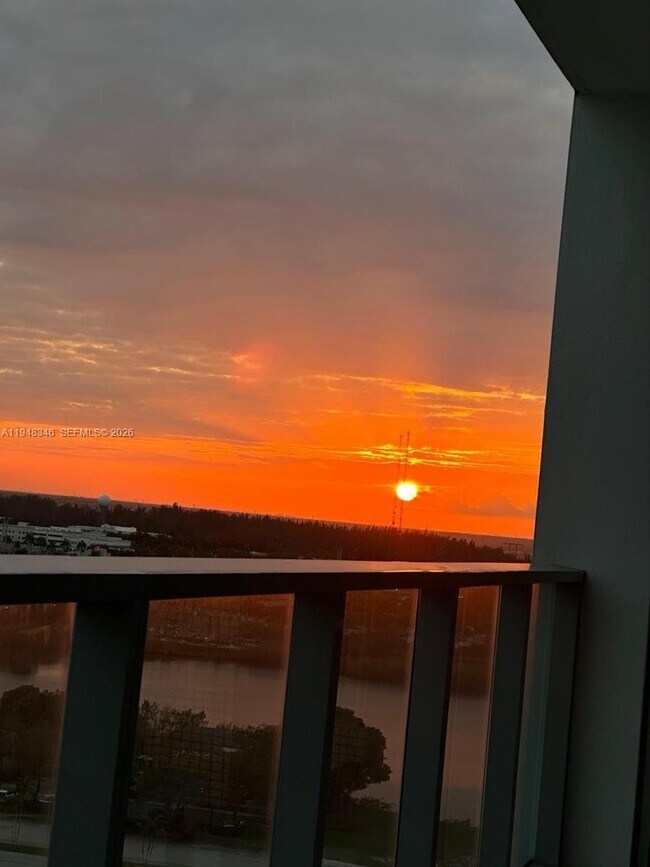 Building Photo - 2000 Metropica Wy