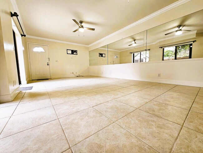 Building Photo - 6163 Seven Springs Blvd