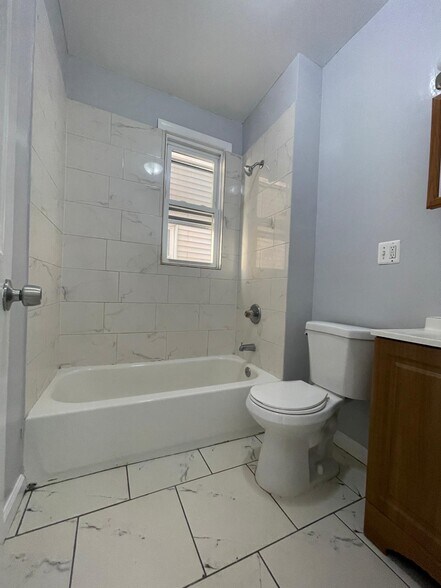 Building Photo - 154 Terhune Ave