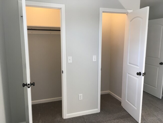 Building Photo - 3 Amos Dr