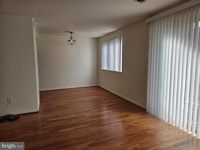 Building Photo - 10432 Rockville Pike