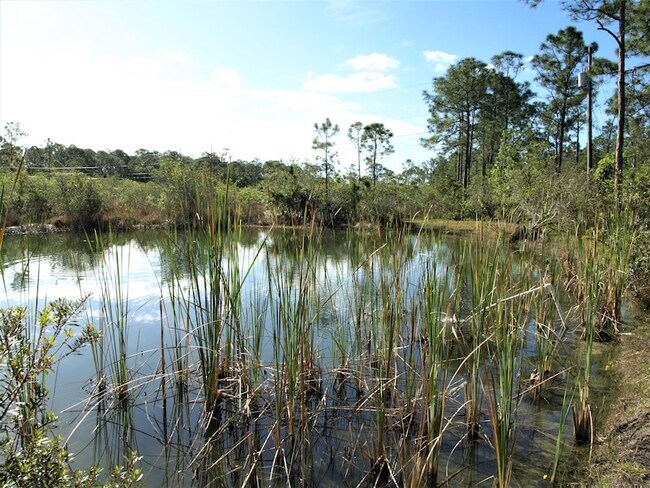 Building Photo - 4566 Serna Ave