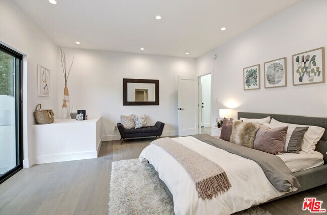 Building Photo - 3712 Berry Dr