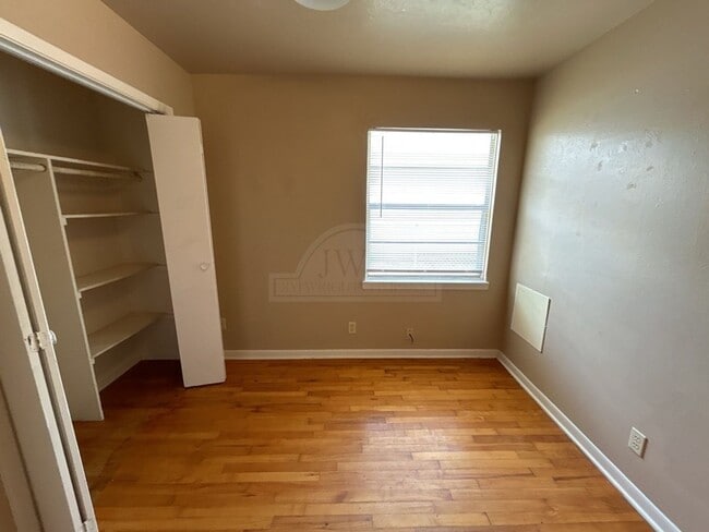 Building Photo - 1315 Jefferies, Killeen