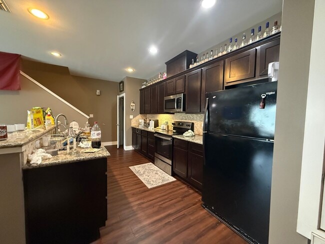 Building Photo - August Move in! 3 Bed, 3.5 Bath on Northgate